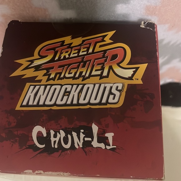 Hot topic exclusive street fighter knockouts Chun-Li - Picture 2 of 7